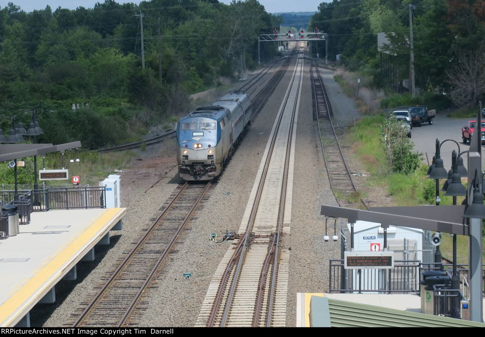 AMTK 111 arriving on train 463